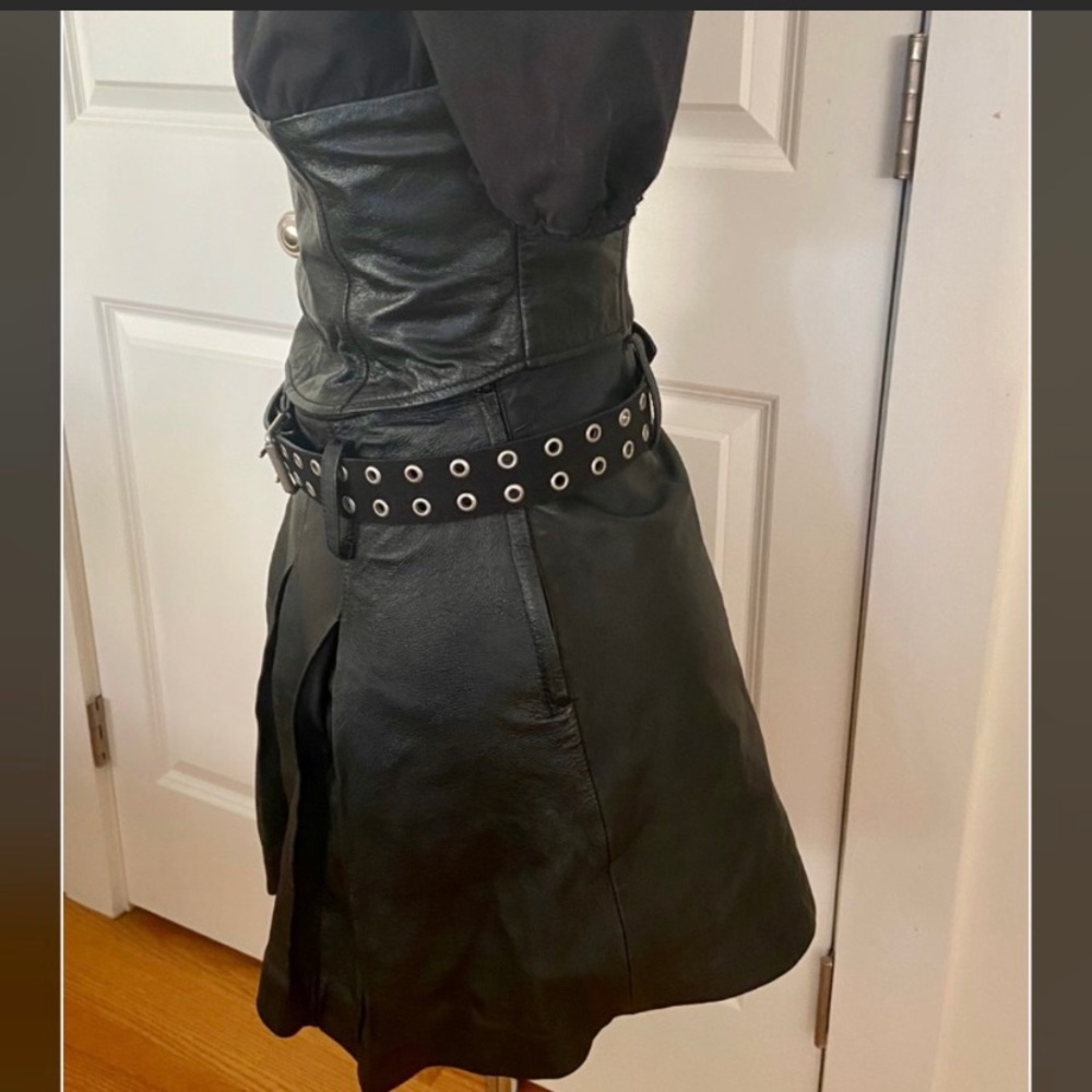 Trend Alert 🖤 Black Leather Pleated Mini Skirt